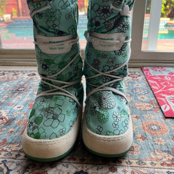 Women's Retro Moon Boots- Green - Picture 3 of 3